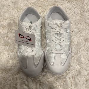 white nfinity evolution cheer shoes, size 8